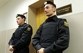 По сообщению УФССП по Новосибирской области адвокаты будут пропускаться в здания судов по удостоверениям адвокатов.